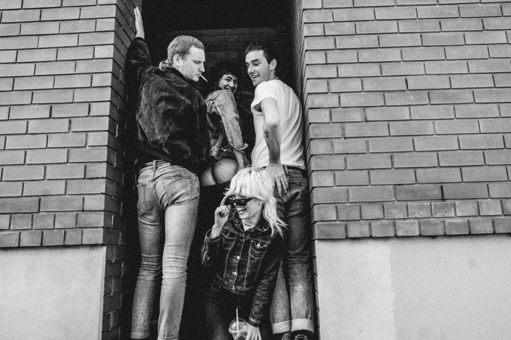 Amyl And The Sniffers veröffentlichen ihr Debüt auf Rough Trade