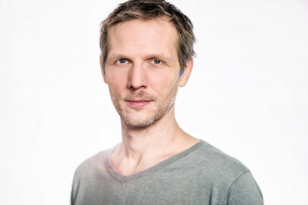 Henning Fuchs veröffentlicht sein Debütalbum „A new Beginning“.